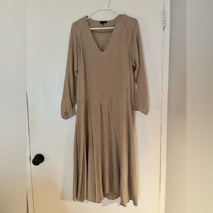 Massimo Dutti L/S Dress V Neck - Small